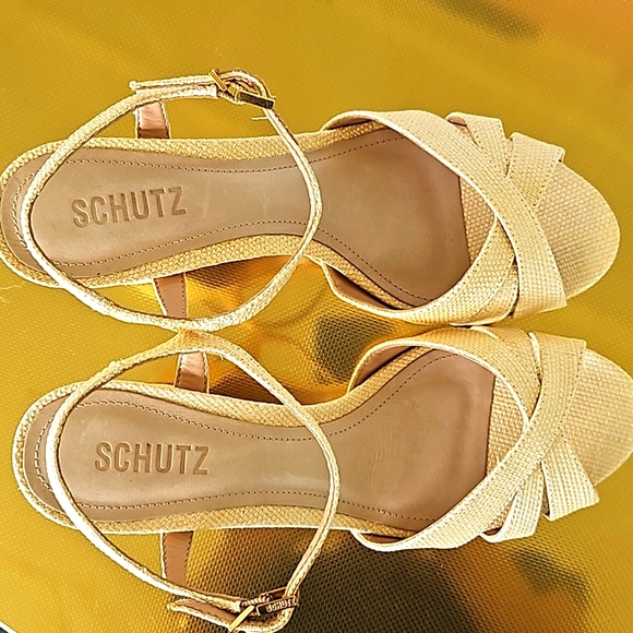 Schutz Keefa Sandal | Size 8 - Picture 5 of 7